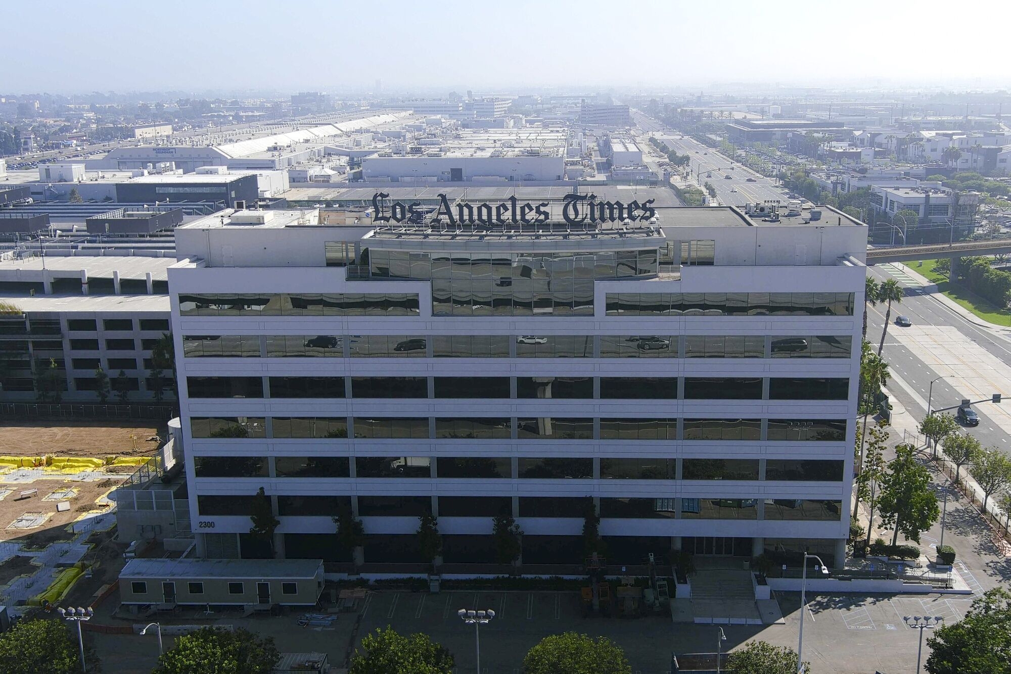 Los Angeles Times Owner Says He Will Take The Newspaper Public Los Angeles Times Owner Says He Will Take The Newspaper Public
