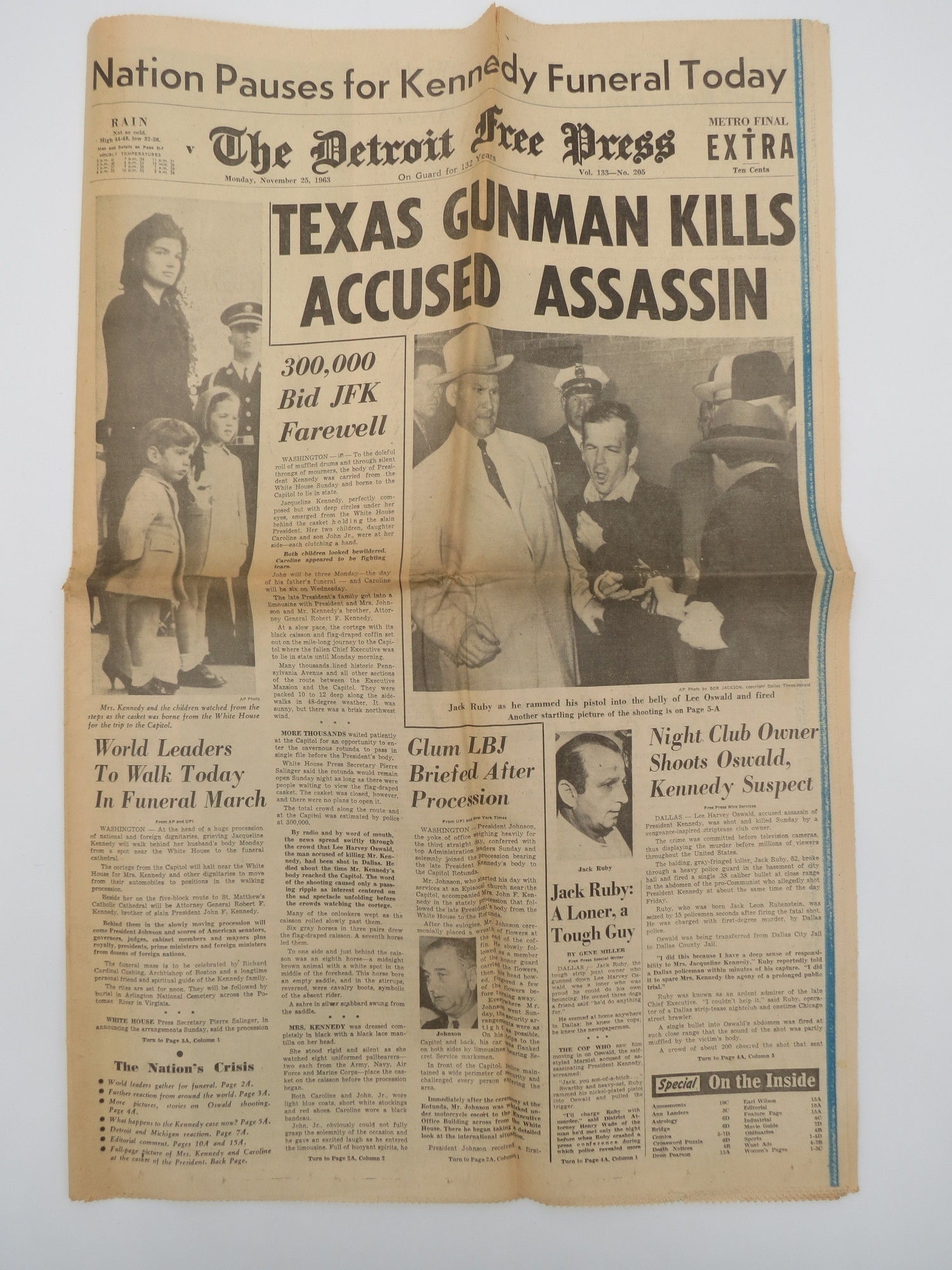 THE DETROIT FREE PRESS NOVEMBER 25 1963 ON KENNEDY FUNERAL AND ASSASSINATION Hardcover 1963 Biblio THE DETROIT FREE PRESS NOVEMBER 25 1963 ON KENNEDY FUNERAL AND ASSASSINATION Hardcover 1963 Biblio