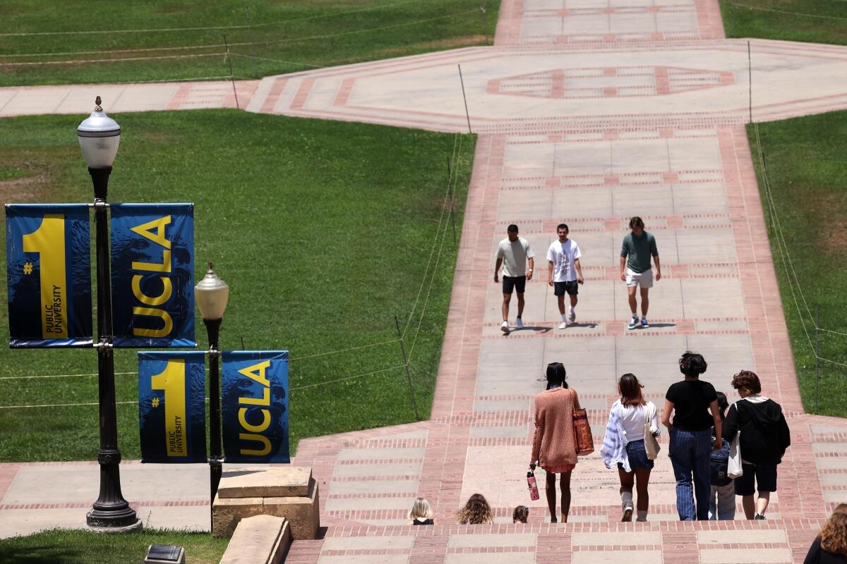 UC Tuition Hike Proposal Gets A Tepid Response And Many Questions From Regents Los Angeles Times